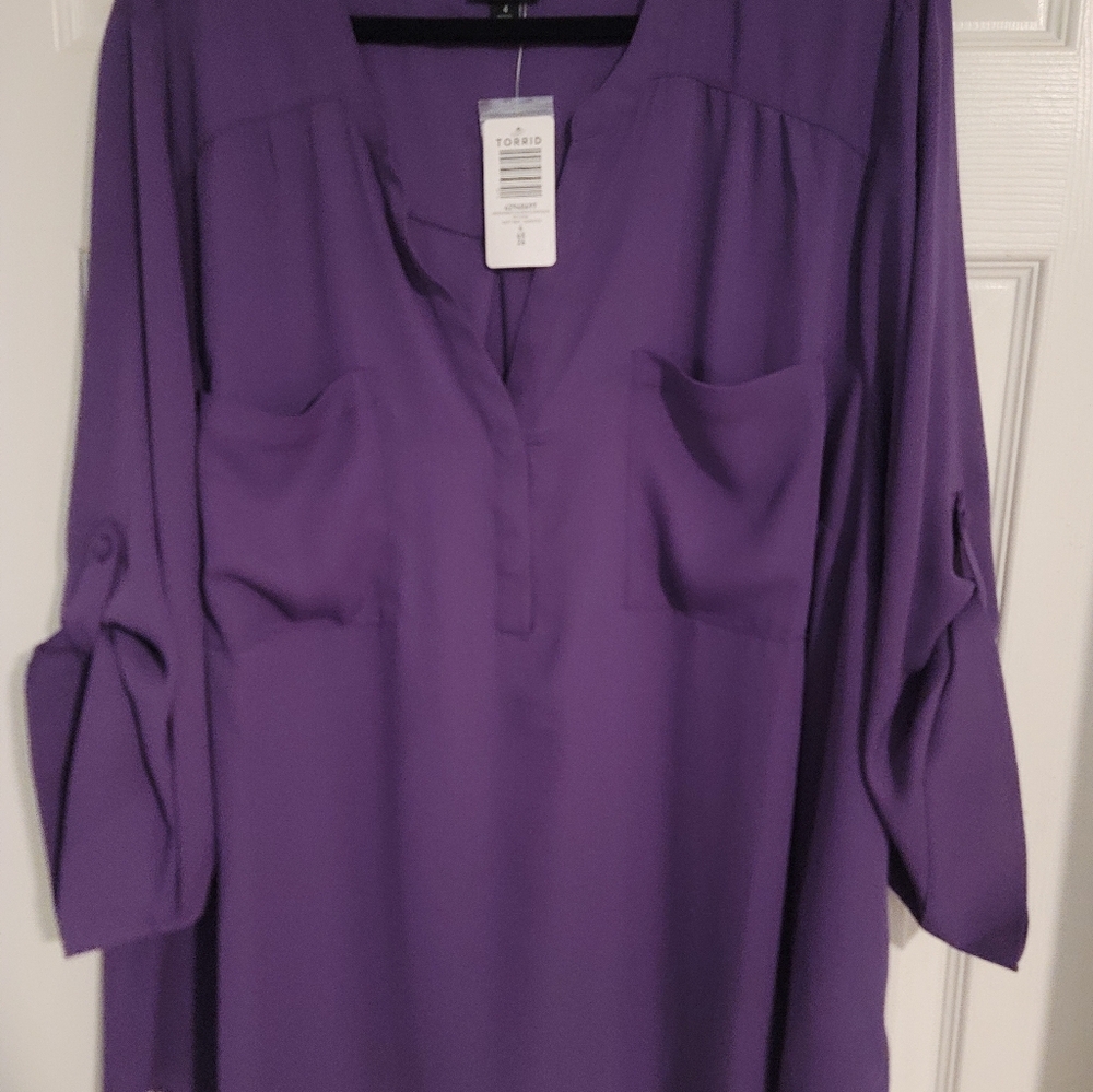 Torrid NWT Size 4 Harper Georgette 3/4 Sleeve Deep Purple Blouse - Picture 8 of 8